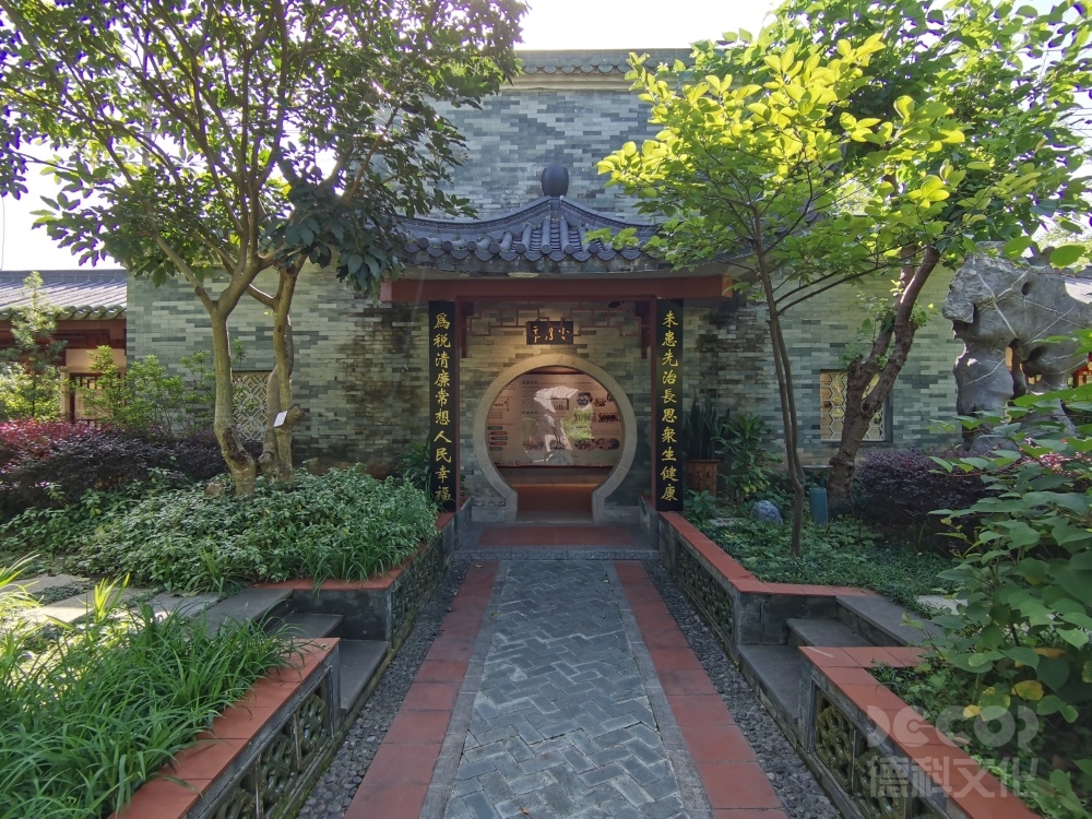 自然歷史展覽館設(shè)計(jì)中如何展示生態(tài)系統(tǒng)的功能？